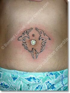 tattoo-nombril-polynesien 